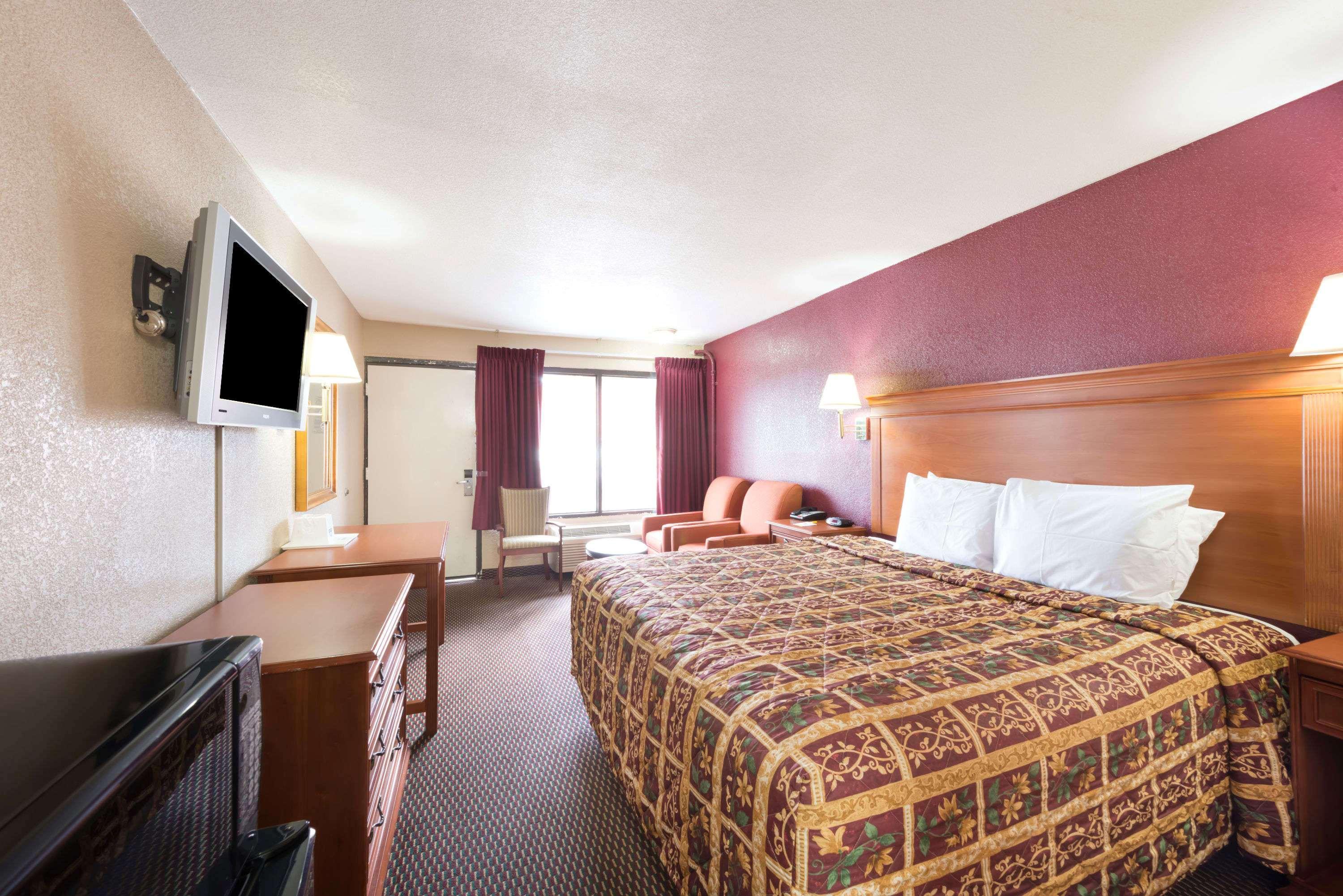 Days Inn By Wyndham San Antonio Splashtown/Att Center Екстер'єр фото