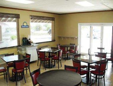 Days Inn By Wyndham San Antonio Splashtown/Att Center Екстер'єр фото